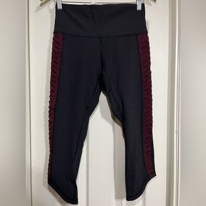 Lululemon Sunshine Salutation Crop (Full-On Luxtreme) black w/ maroon mesh